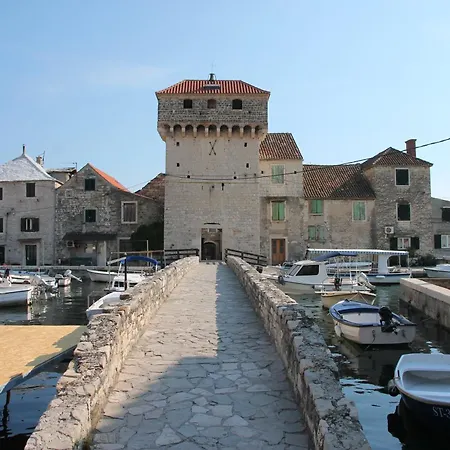 Pelivan Апартаменты Каштела