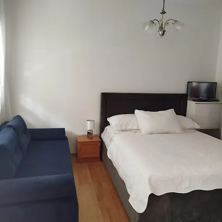 Pelivan Каштела